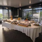Hotel Logis L'embarcadere 3*