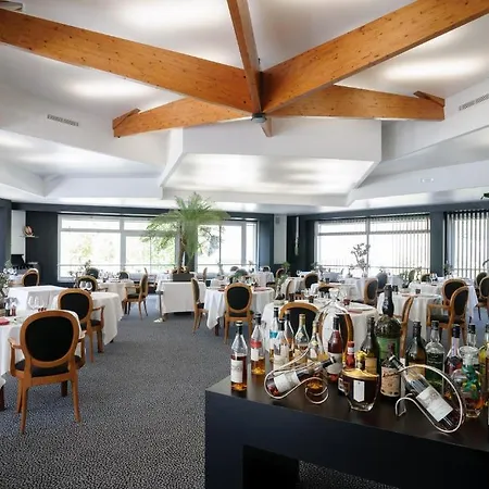 Hotell Hotel-restaurant De L'embarcadere 3*