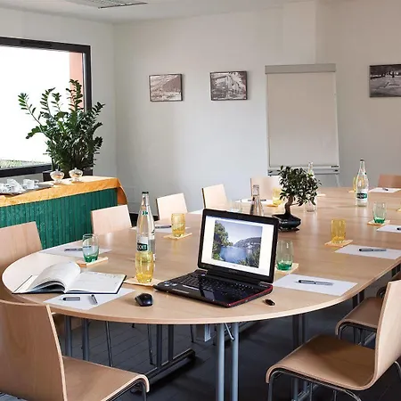 Hotell Hotel-restaurant De L'embarcadere Nantua