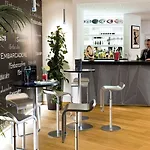 Logis L'embarcadere Hotel