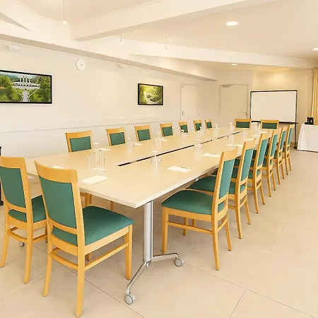 Logis L'embarcadere 3*