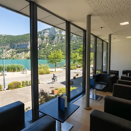Logis L'embarcadere ホテル