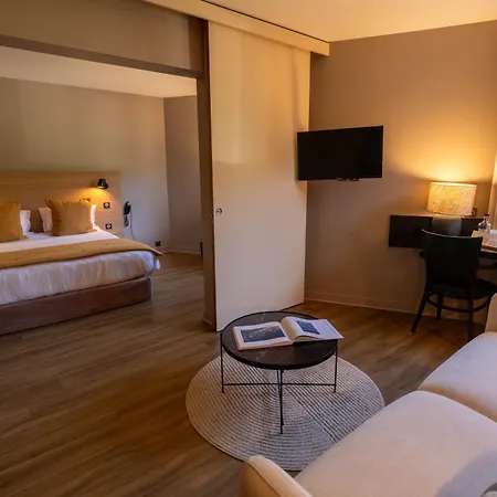 酒店 Logis L'embarcadere 楠蒂阿