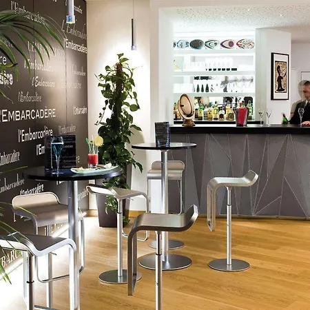 Logis L'embarcadere ホテル